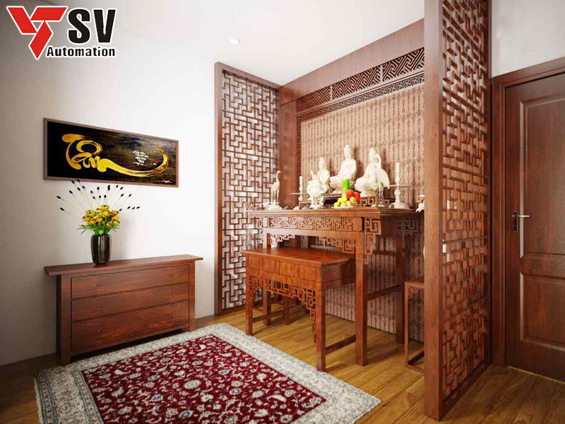 Mẫu vách ngăn phòng thờ có hoa văn và màu sắc phù hợp với các món đồ nội thất của căn phòng