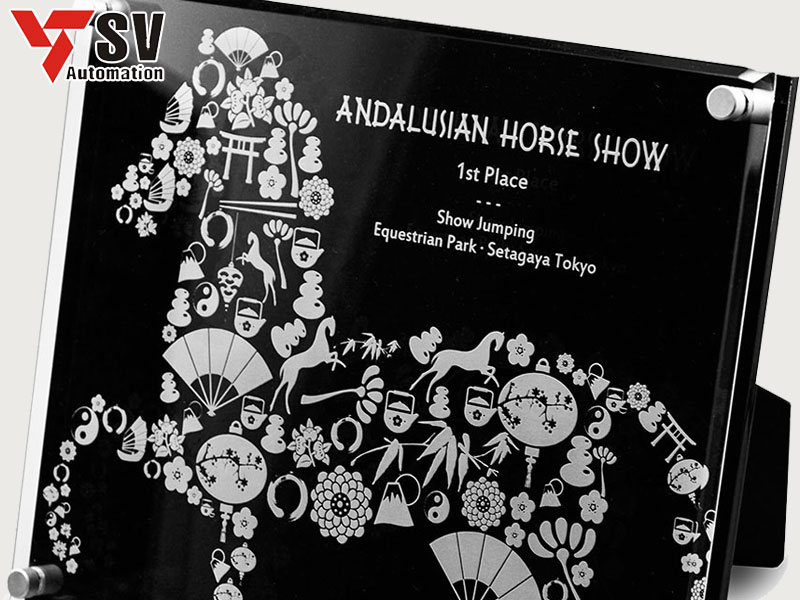 Bảng vinh danh nổi bật với những nét khắc tinh tế