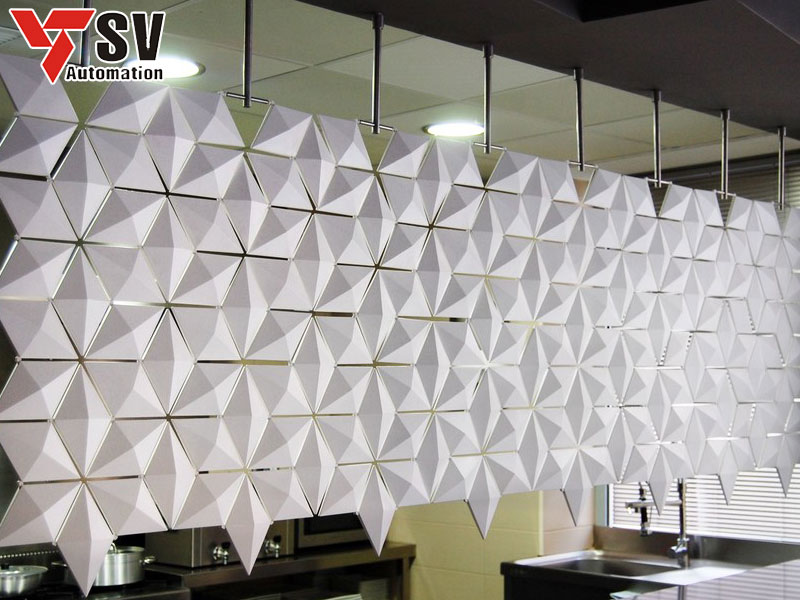 Mẫu vách ngăn 3D treo lửng ngăn cách gian bếp và phòng khách, vừa tạo sự riêng tư vừa không chiếm nhiều diện tích, phù hợp cho những căn nhà có diện tích nhỏ