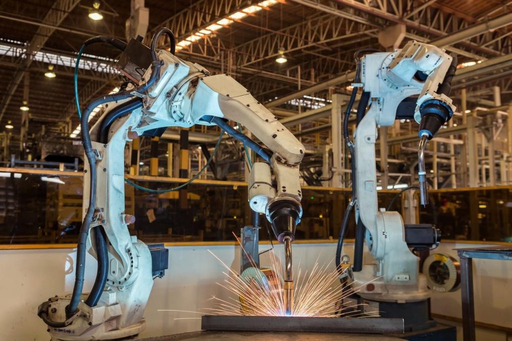 cong-nghe-gia-cong-kim-loai-han-tu-dong-han-robot